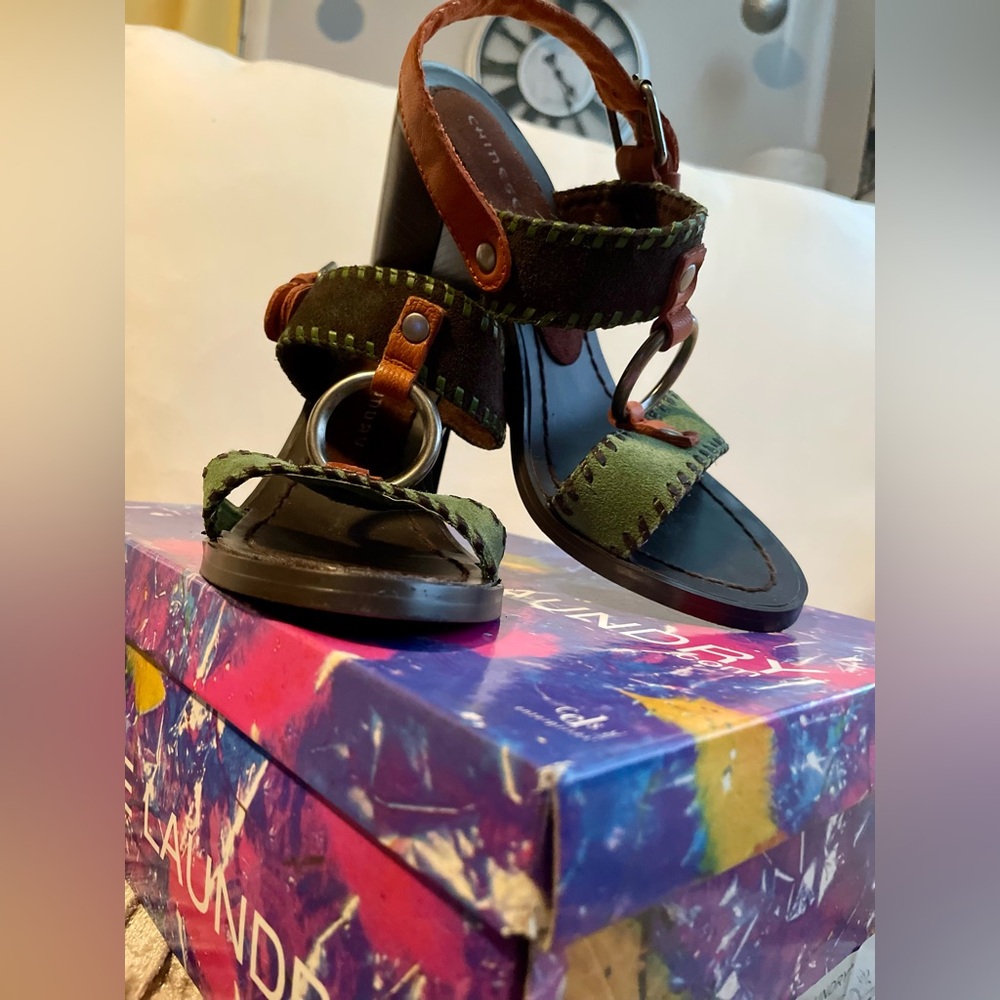 Chinese Laundry Black and Green Sandals